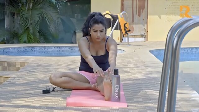 Padosan E01 2025 Hindi Hot Web Series – Rioplus